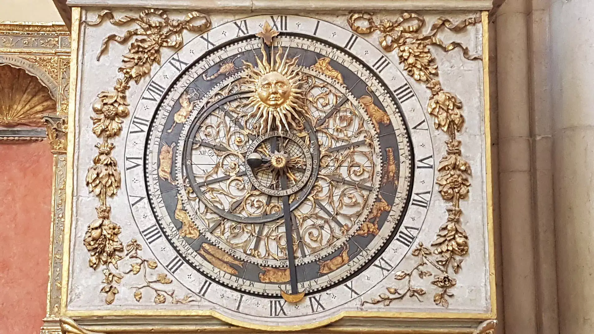 signes astrologiques horloge astronomique cathedrale saint jean signes astrologiques horloge astronomique cathédrale saint jean