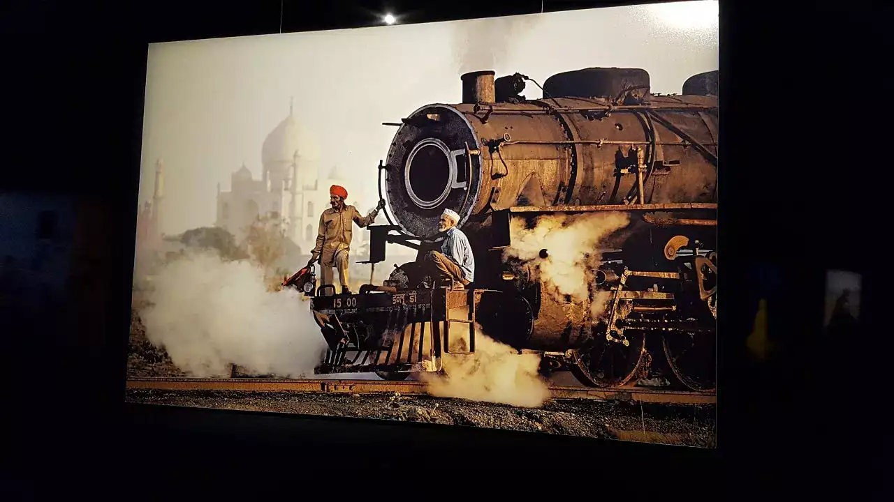 indiens sur une locomotive indiens sur une locomotive